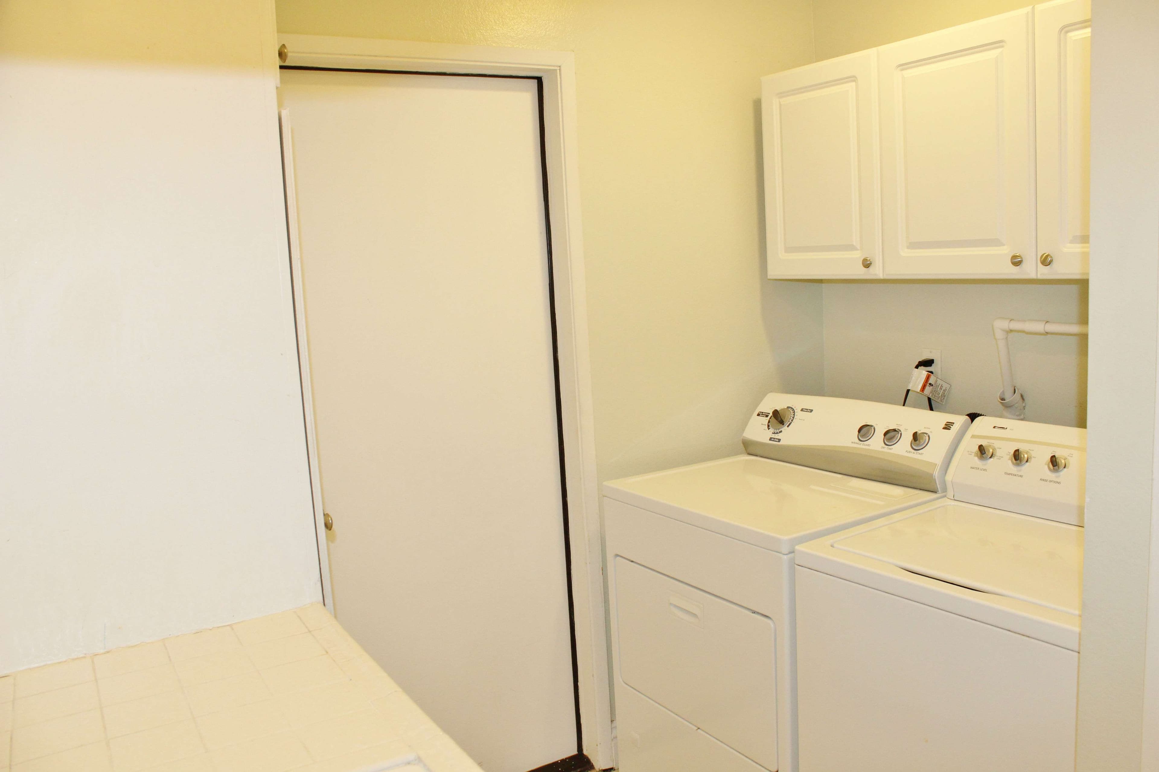 6675 E Leafwood Dr, Anaheim, CA 92807 - photo 12