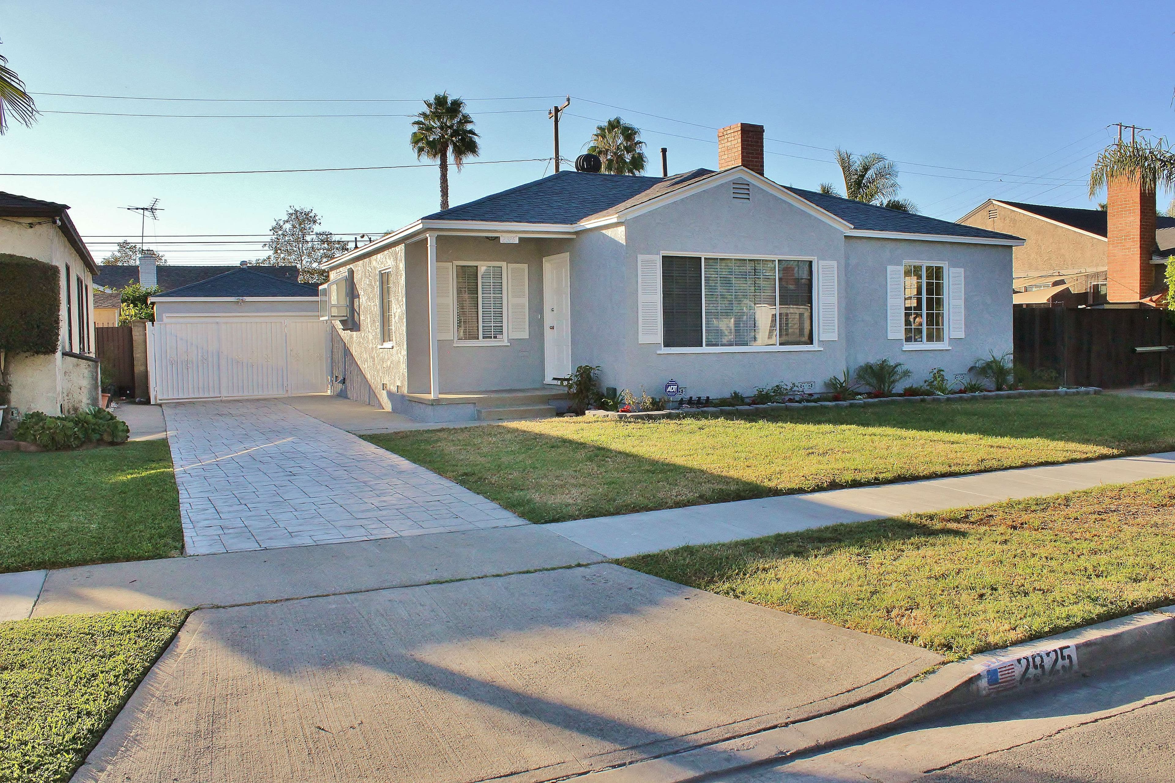 2925 San Francisco Ave, Long Beach, CA 90806 - photo 2