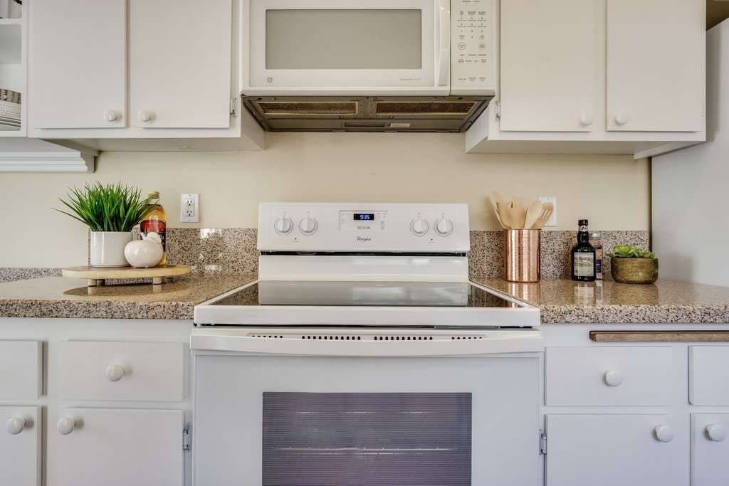 218 Pineview, Irvine 92620 - photo 3