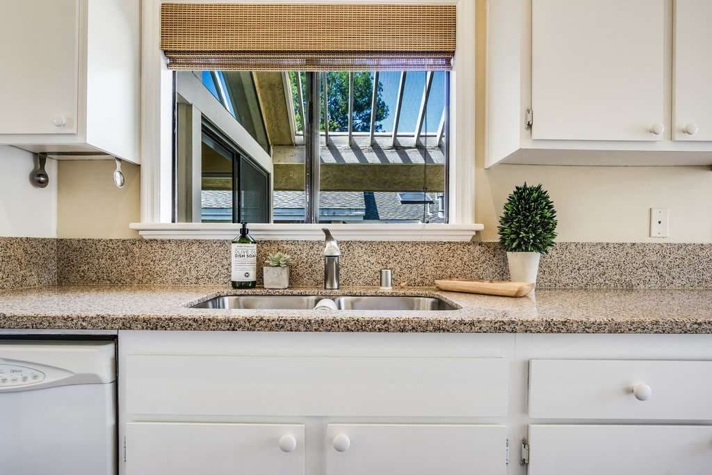 218 Pineview, Irvine 92620 - photo 15
