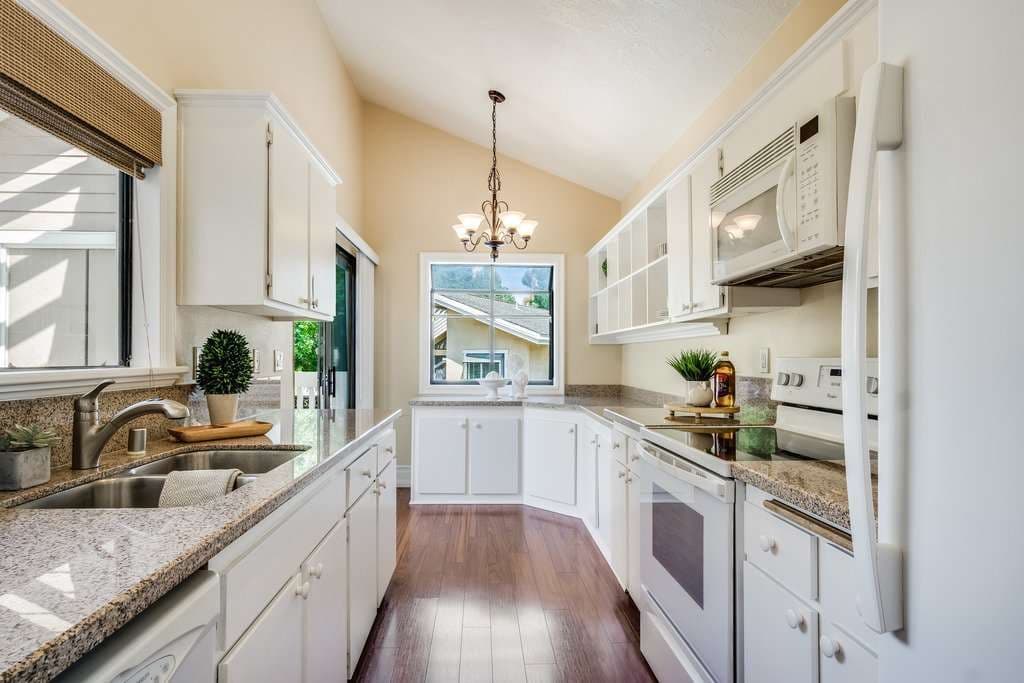 218 Pineview, Irvine 92620 - photo 8