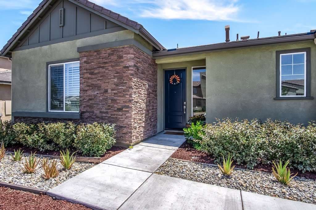 30579 Boxleaf Lane,  Murrieta  92563 - photo 2