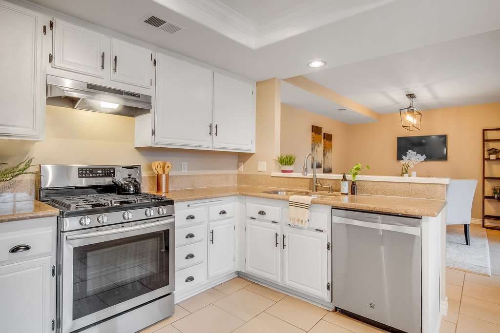 30365 Veronda Place, Temecula 92592 - photo 12