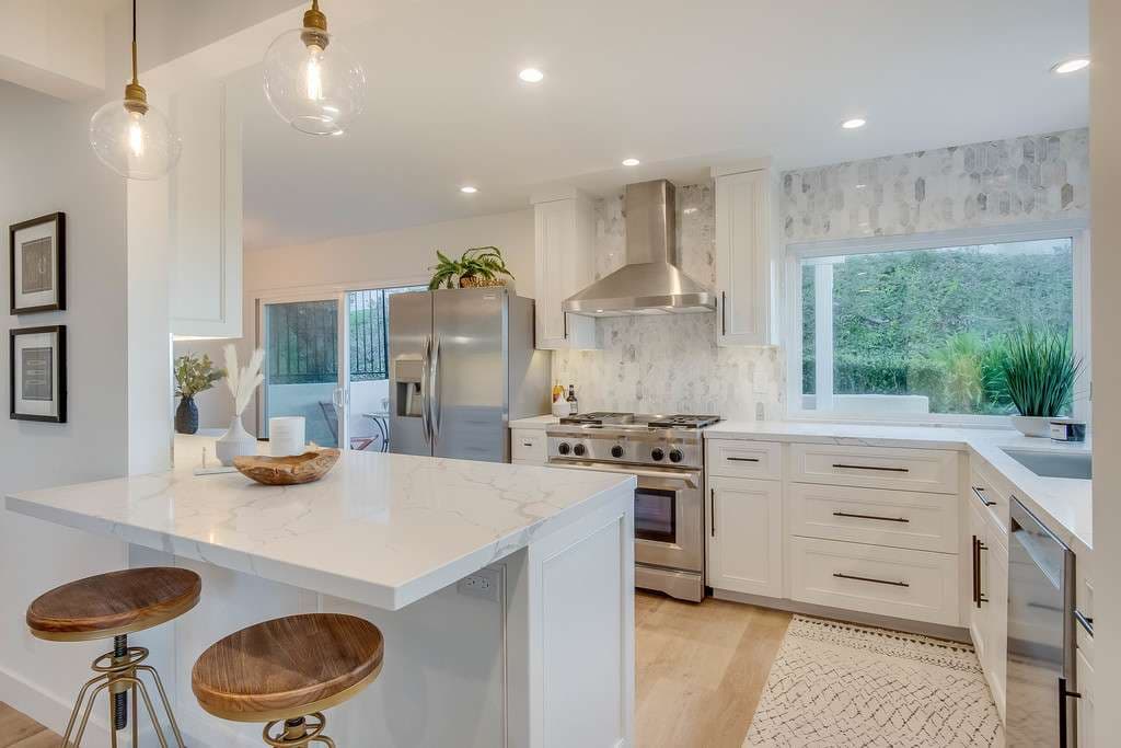 537 Playa, Newport Beach  92660 - photo 9
