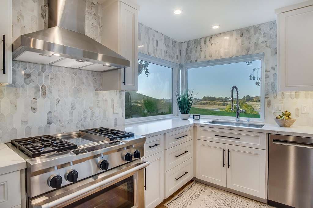 537 Playa, Newport Beach  92660 - photo 12