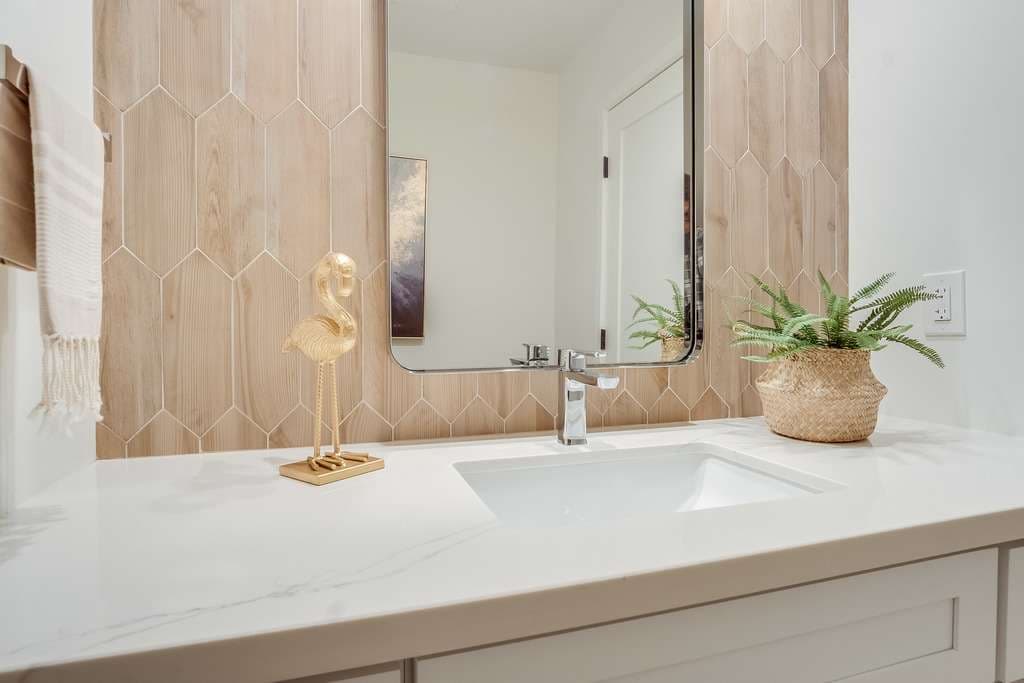 537 Playa, Newport Beach  92660 - photo 16