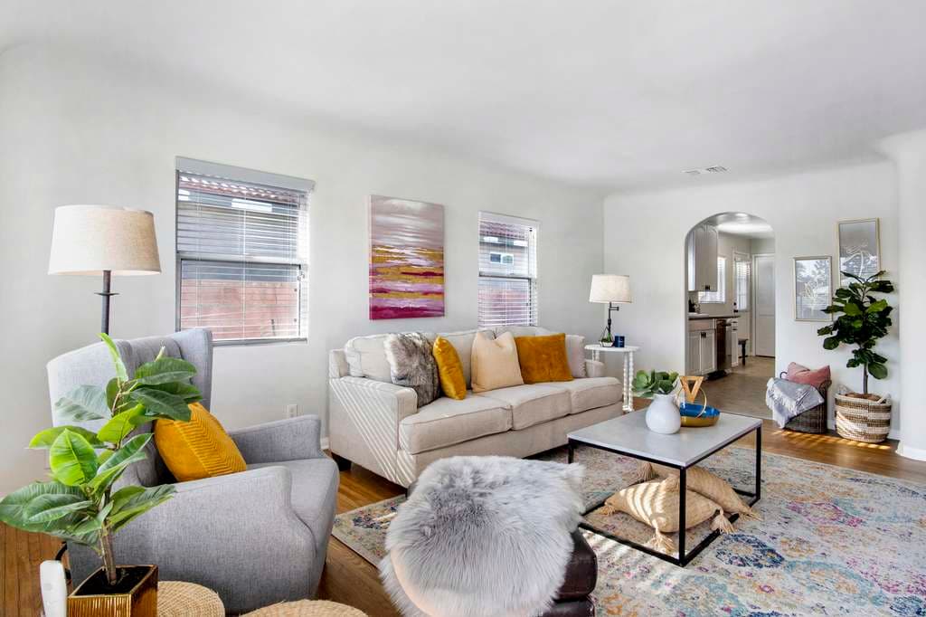 1066 W 25th St, San Pedro 90731 - photo 2