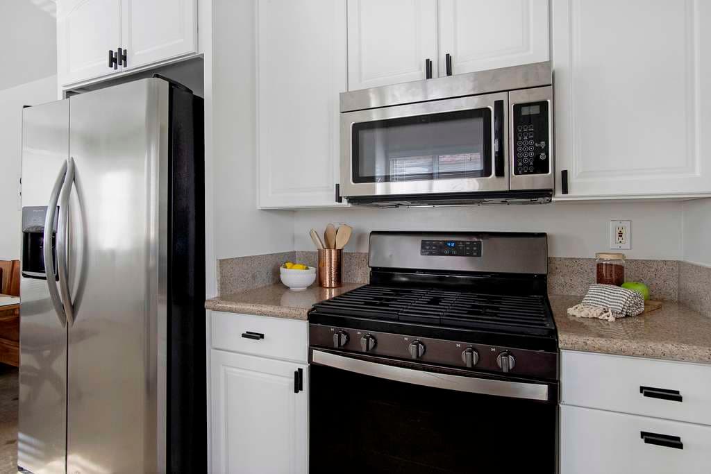 1066 W 25th St, San Pedro 90731 - photo 6