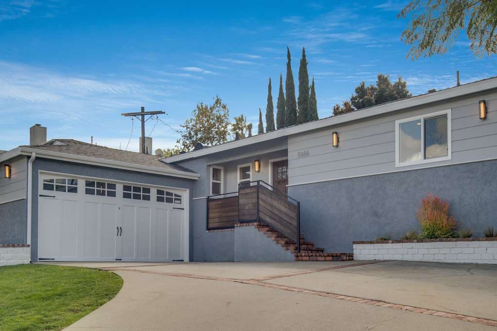 5866 W 78th Place, Los Angeles 90045