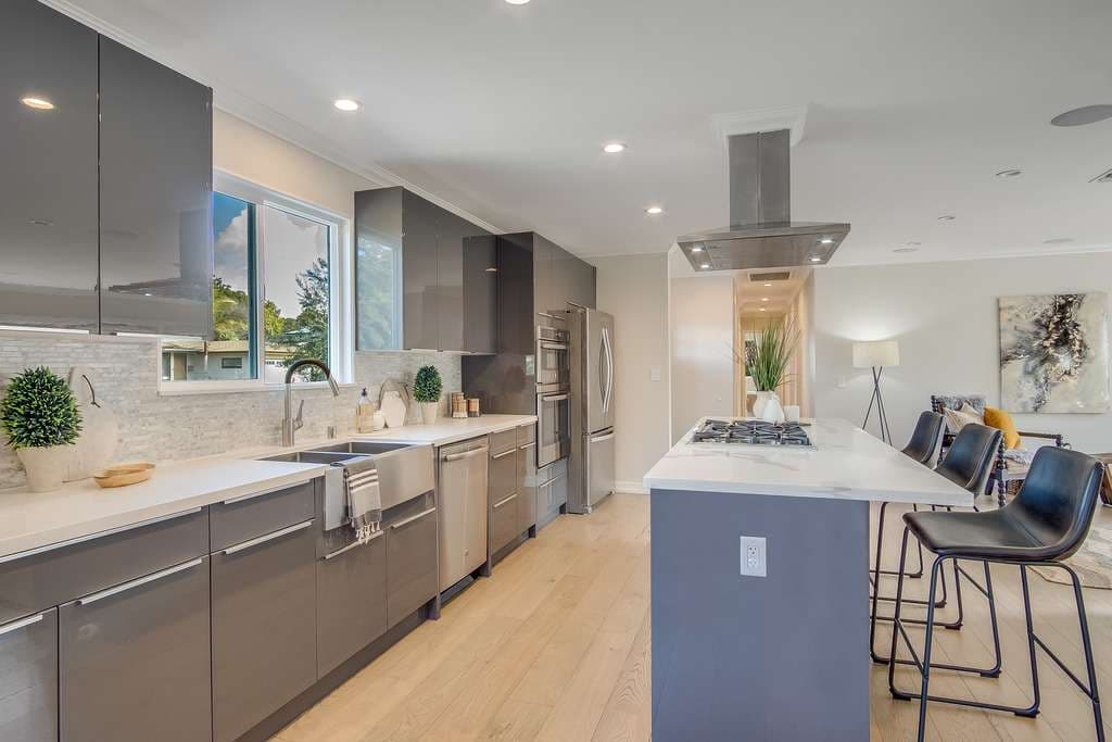 5866 W 78th Place, Los Angeles 90045 - photo 10