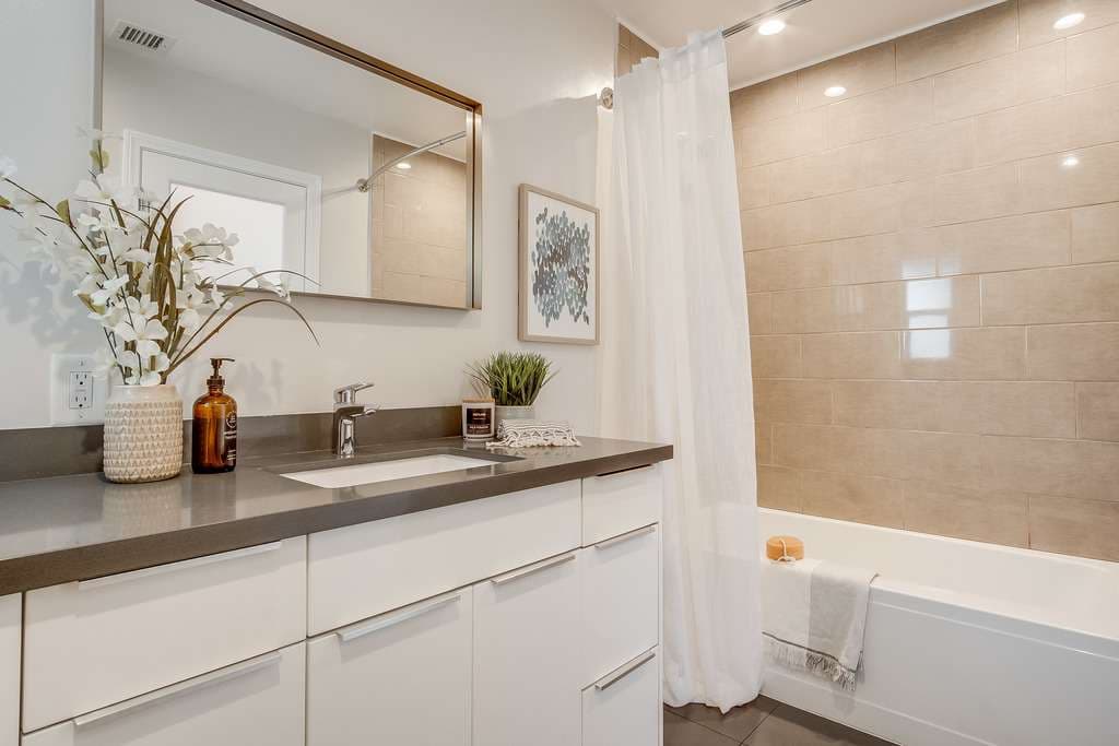 5866 W 78th Place, Los Angeles 90045 - photo 17