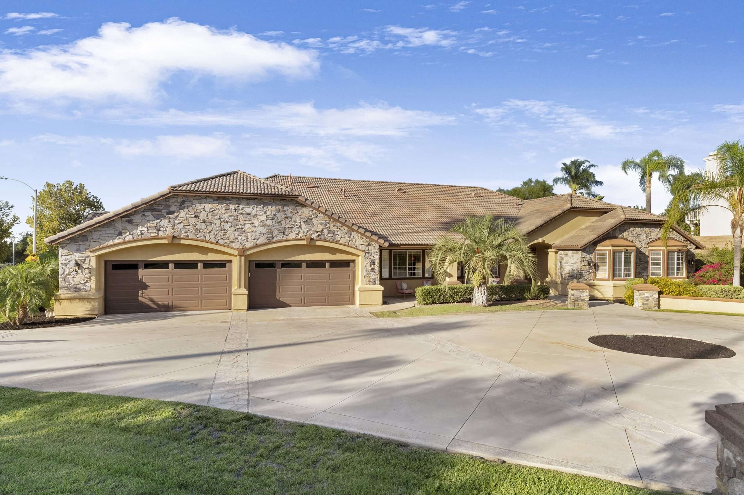 3781 S Main St,  Corona 92882 - photo 2