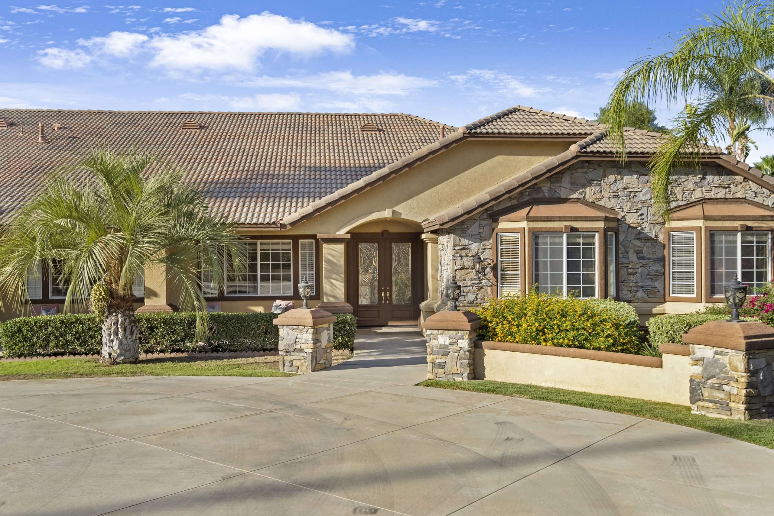 3781 S Main St,  Corona 92882 - photo 3
