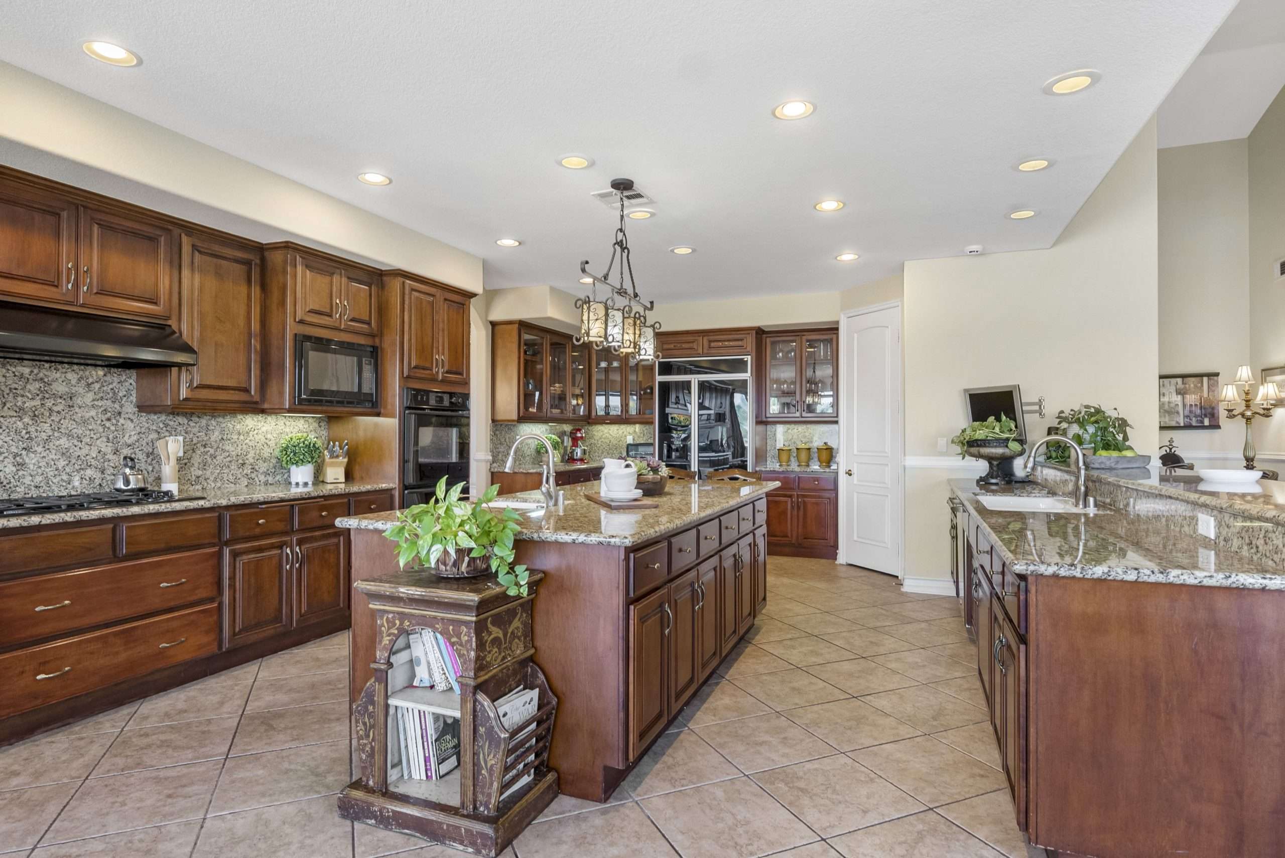 3781 S Main St,  Corona 92882 - photo 9
