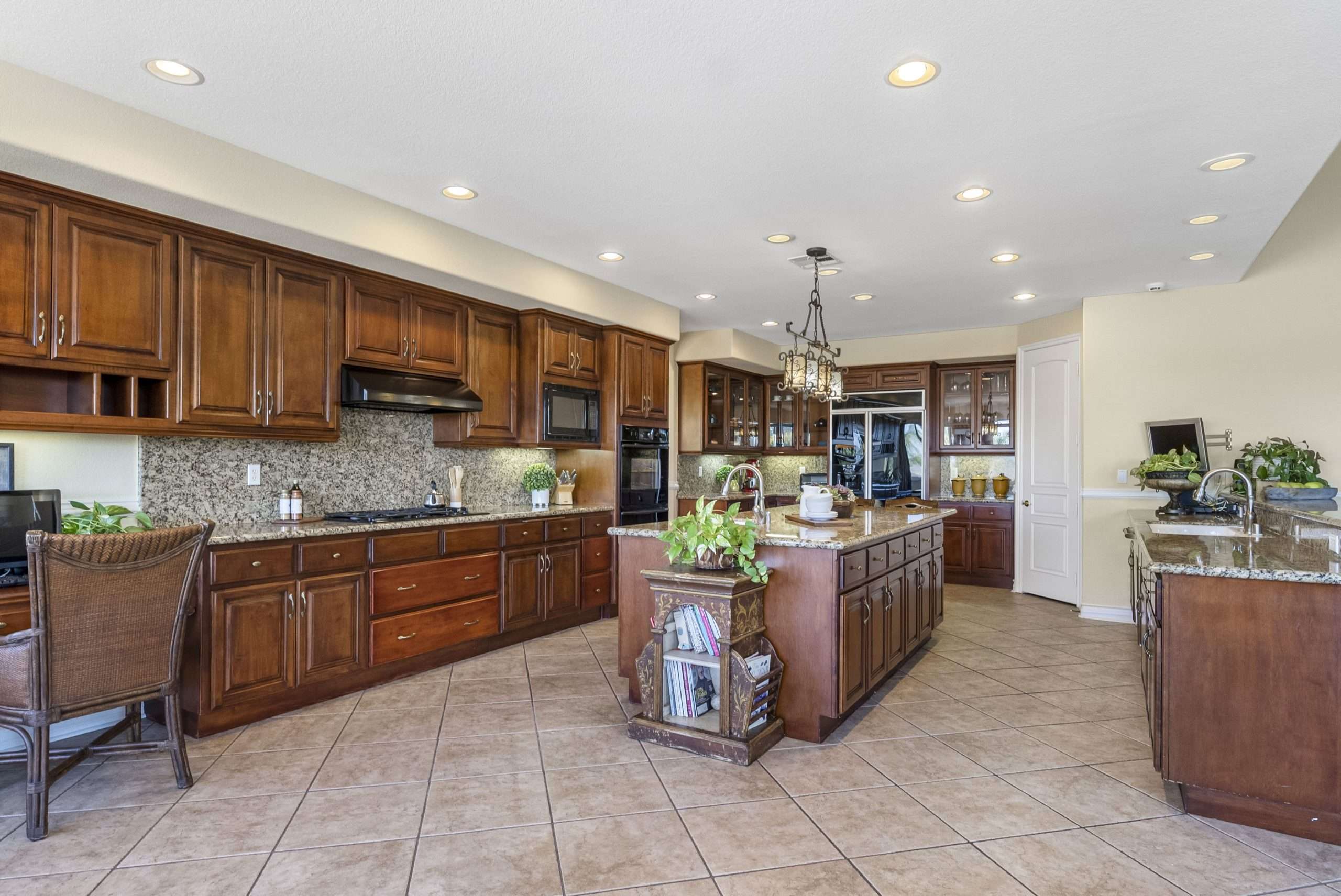 3781 S Main St,  Corona 92882 - photo 10