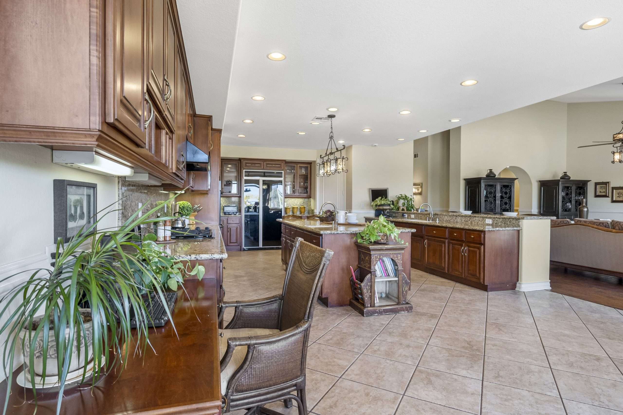 3781 S Main St,  Corona 92882 - photo 11