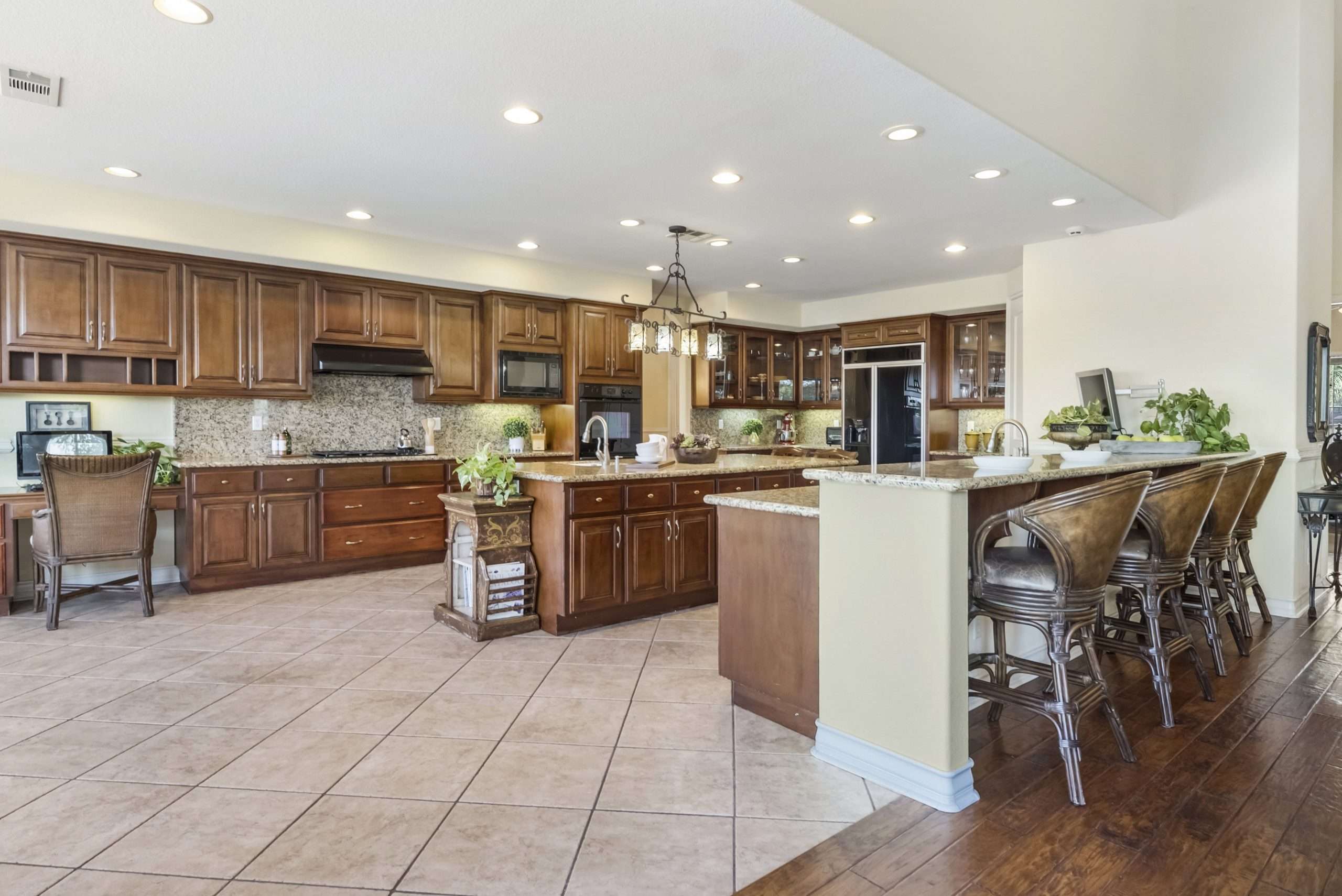3781 S Main St,  Corona 92882 - photo 17