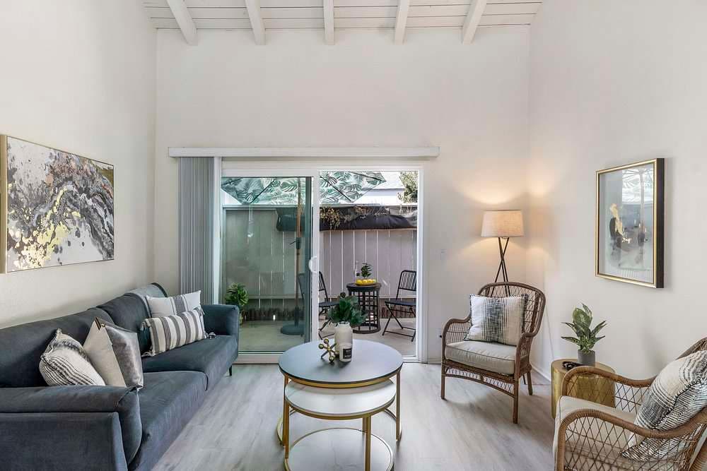 2920 S Greenville St, Unit A,  Santa Ana 92704 - photo 2