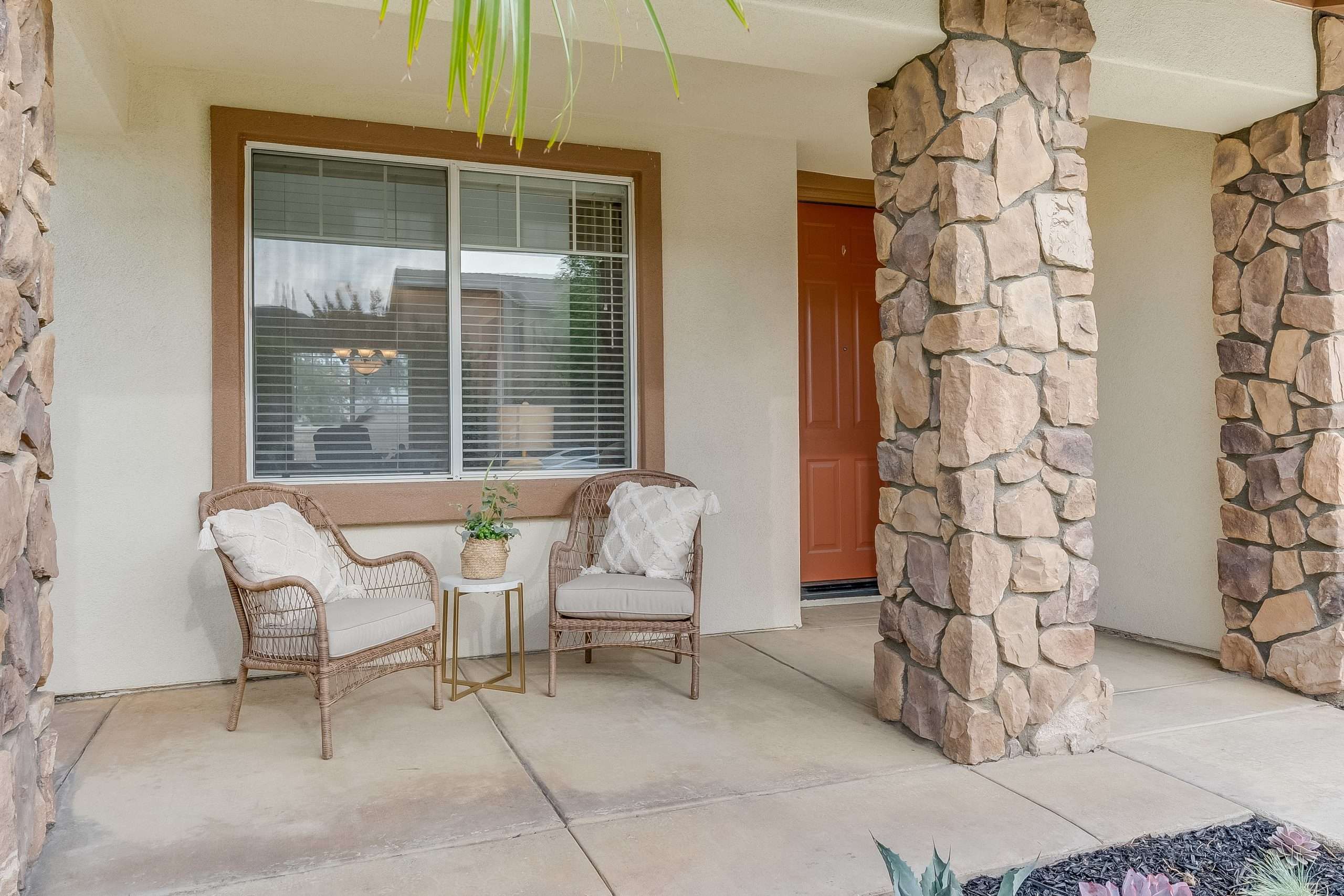 1469 Maplebrook Ln, Corona 92881 - photo 3