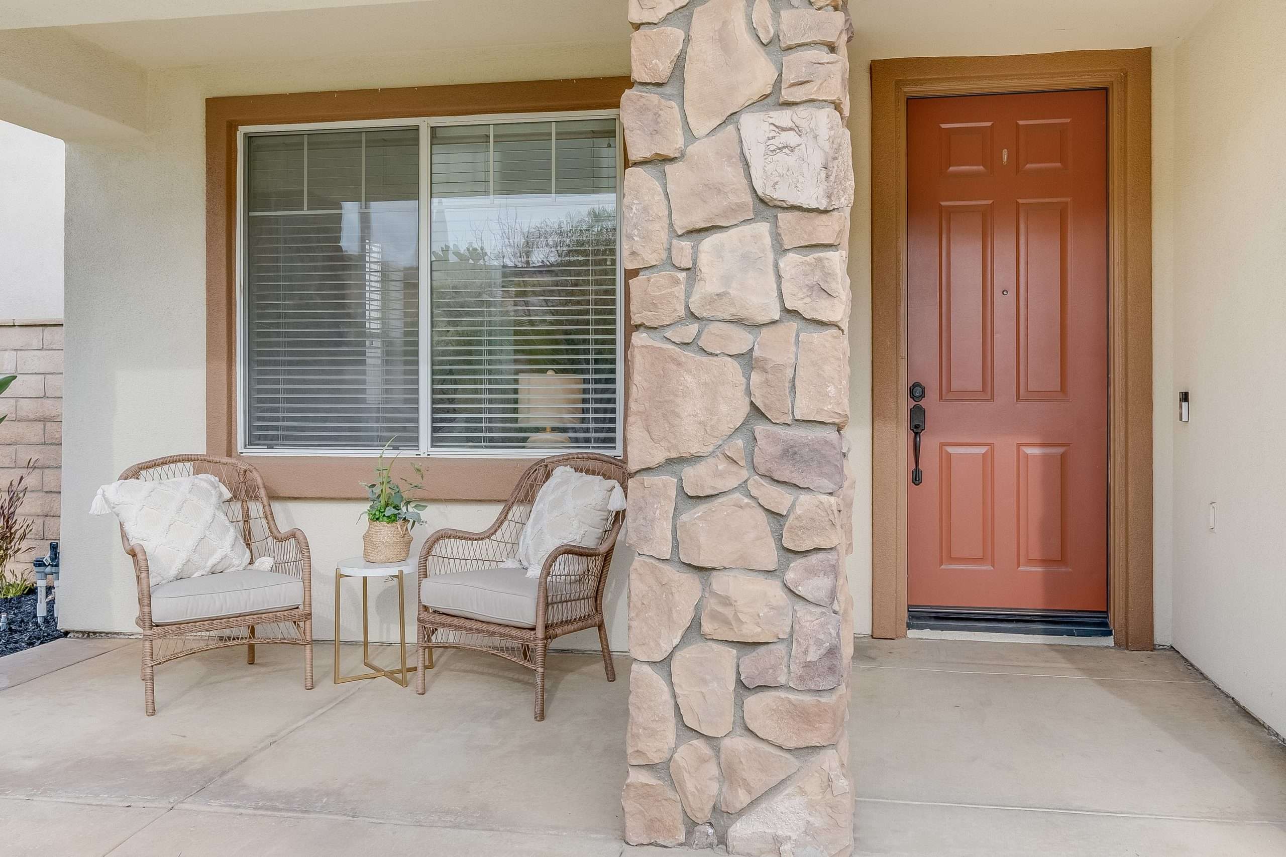 1469 Maplebrook Ln, Corona 92881 - photo 4