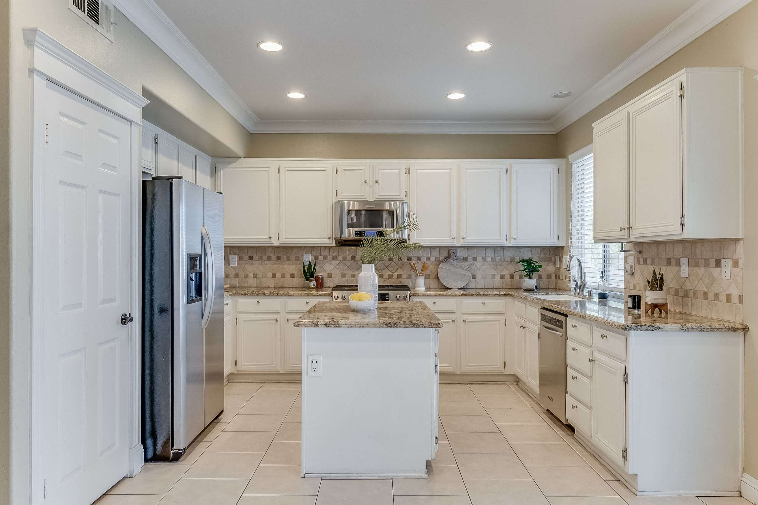 1469 Maplebrook Ln, Corona 92881 - photo 17