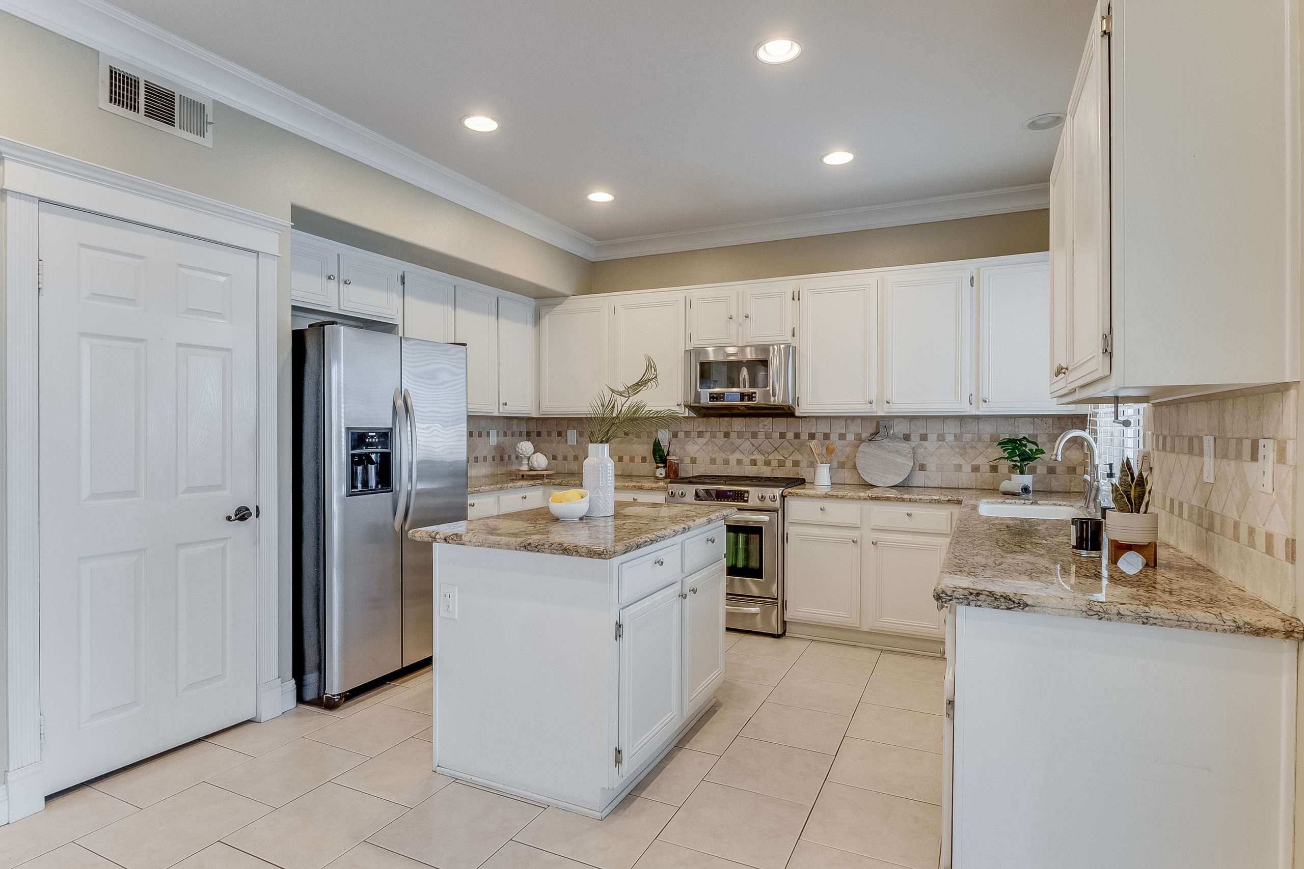 1469 Maplebrook Ln, Corona 92881 - photo 18
