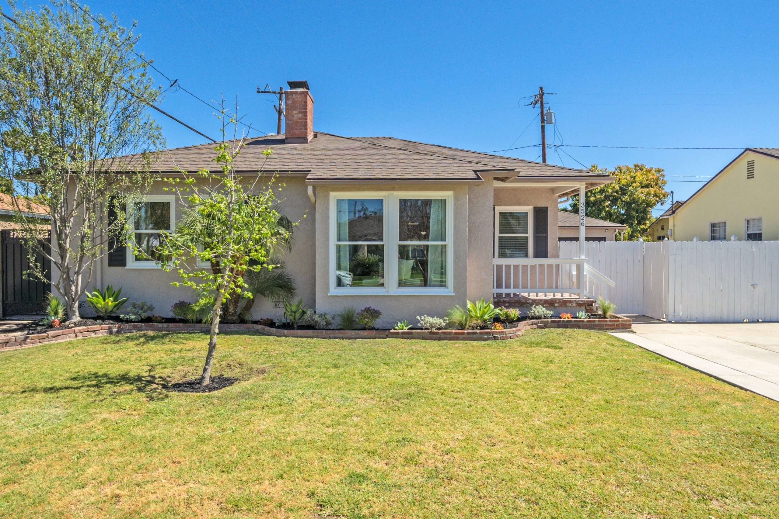 3526 N Greenbrier Rd, Long Beach  90808