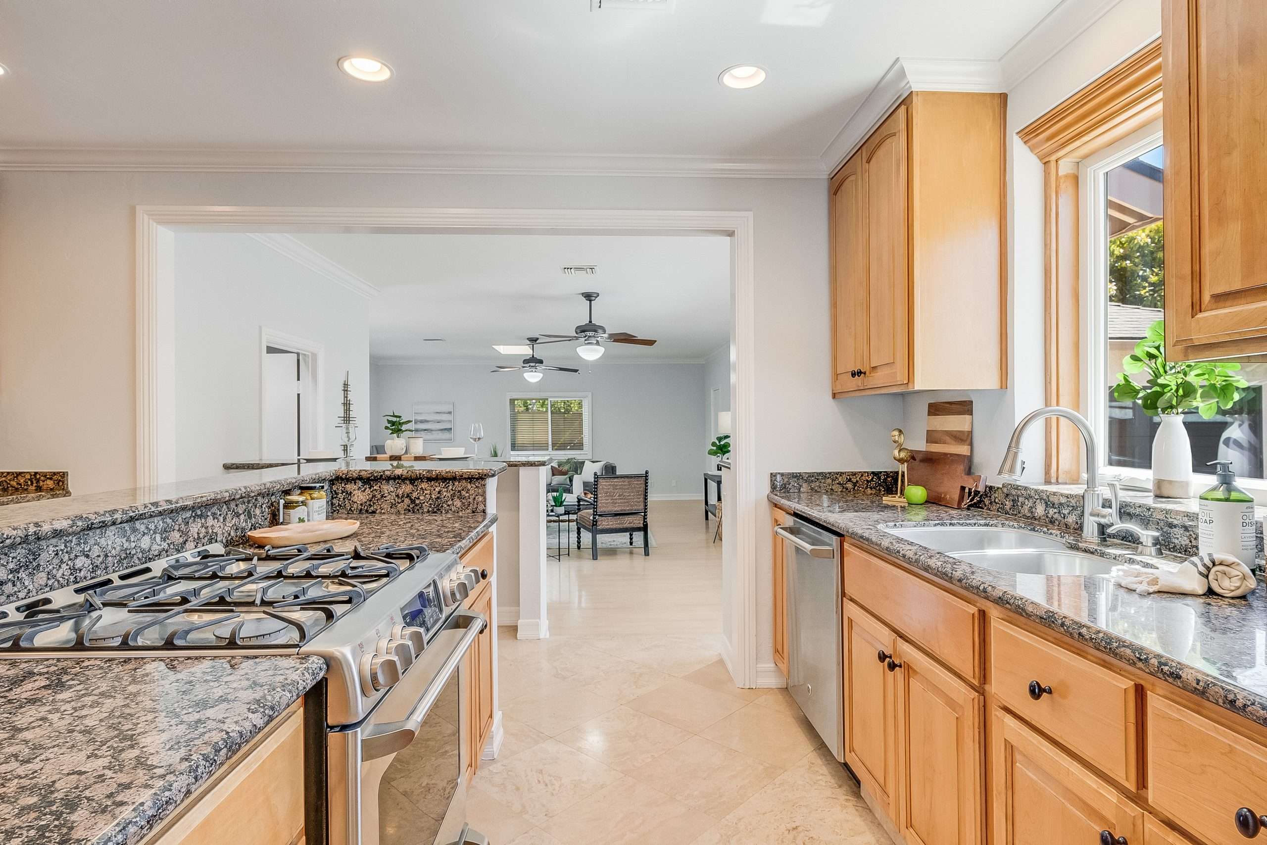 3526 N Greenbrier Rd, Long Beach  90808 - photo 9