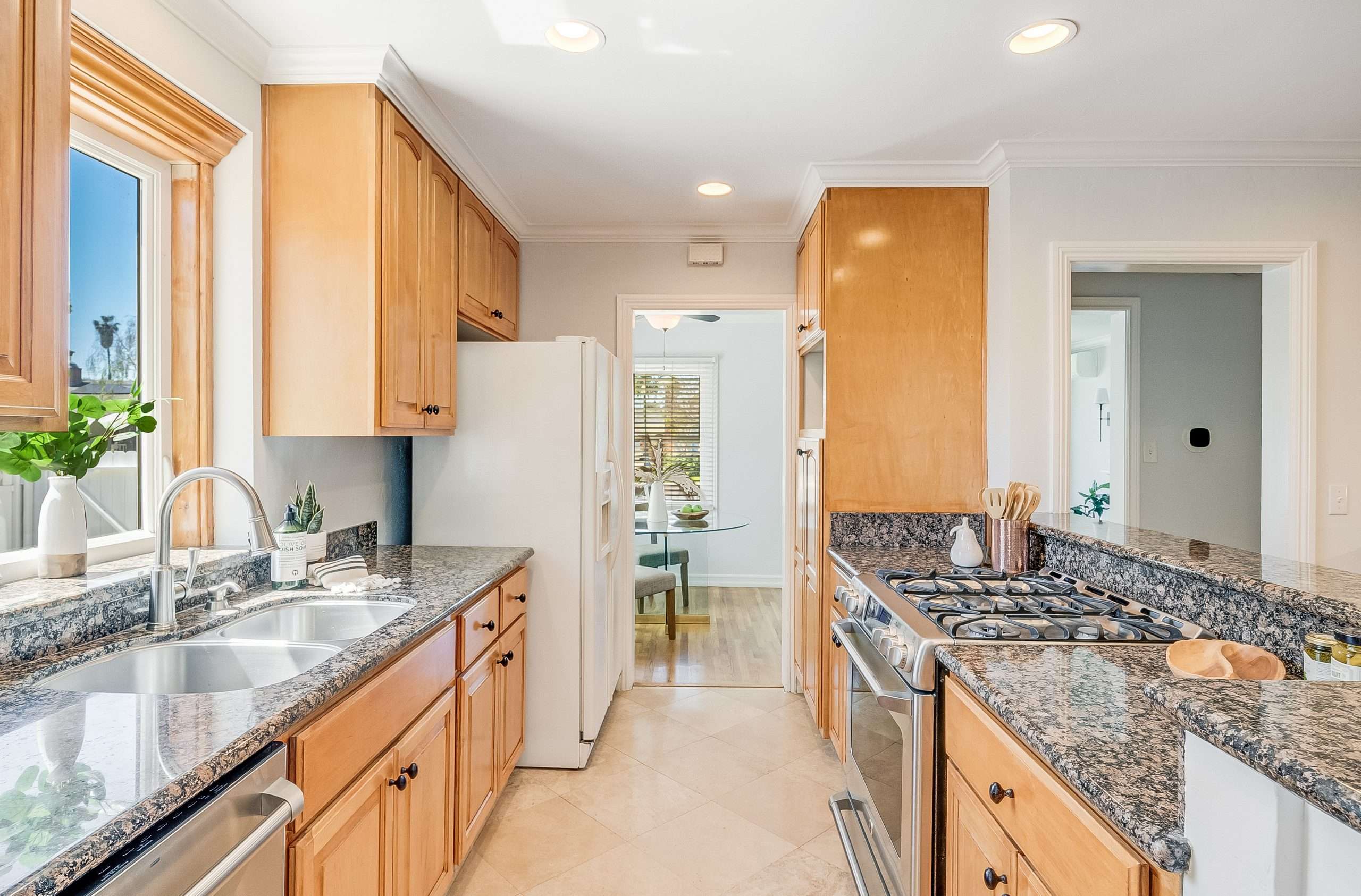 3526 N Greenbrier Rd, Long Beach  90808 - photo 11