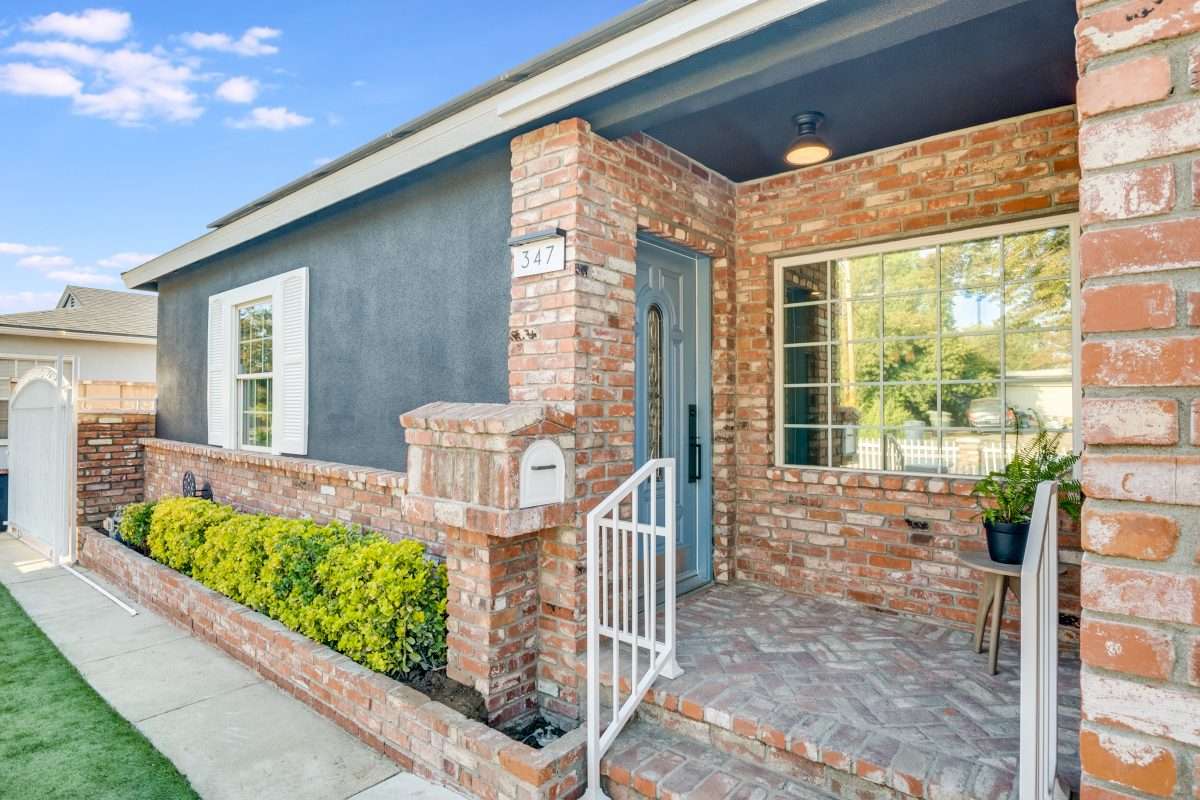 347 Sycamore Ave, Claremont CA 92711 - photo 3