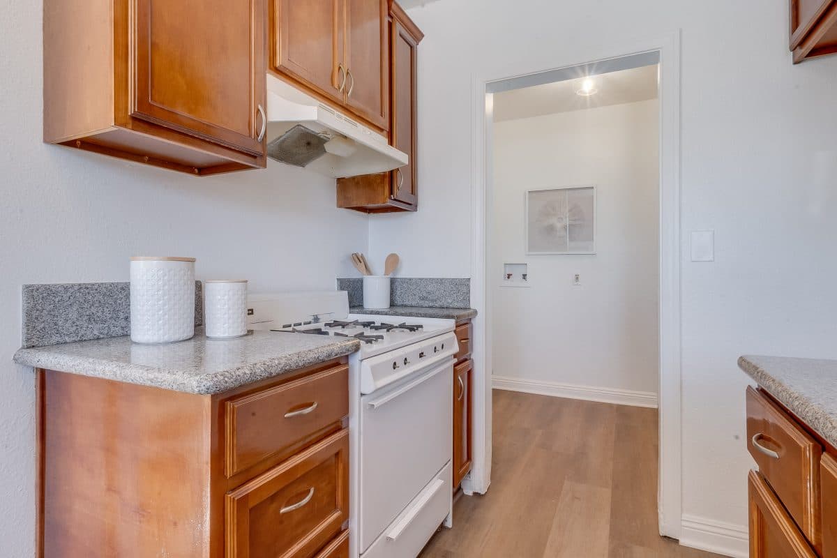 1347 E Bennett, Compton 90221 - photo 13