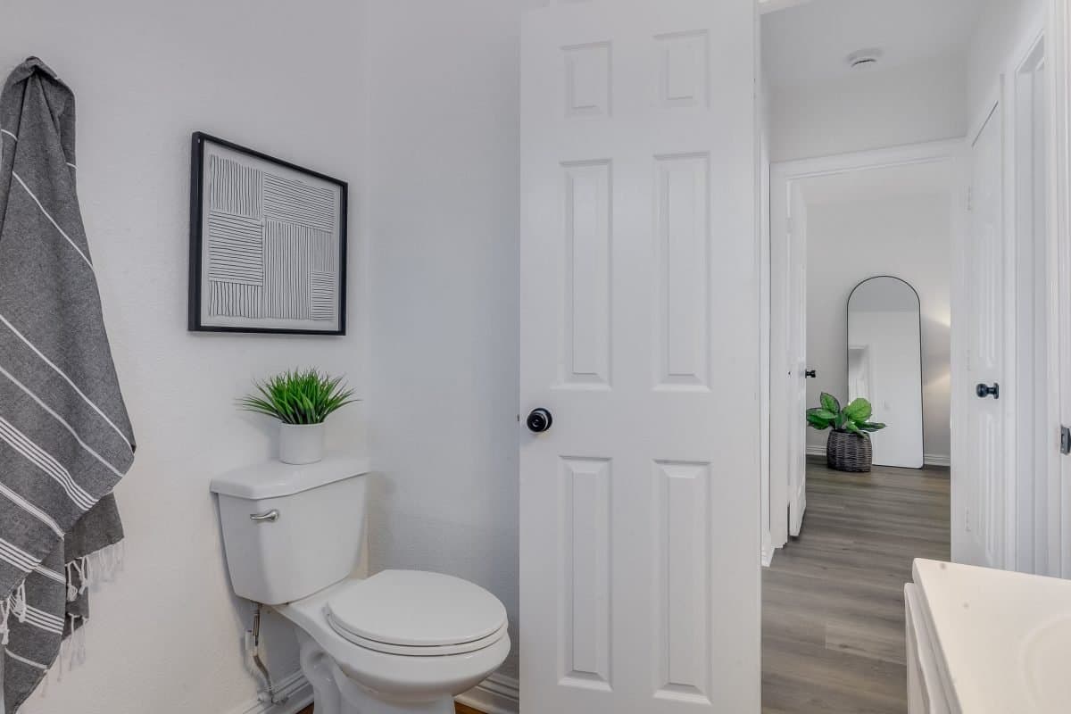 1347 E Bennett, Compton 90221 - photo 18