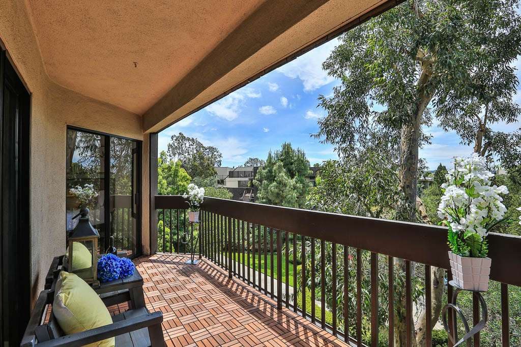 950 N Kings Road #307, West Hollywood 90069