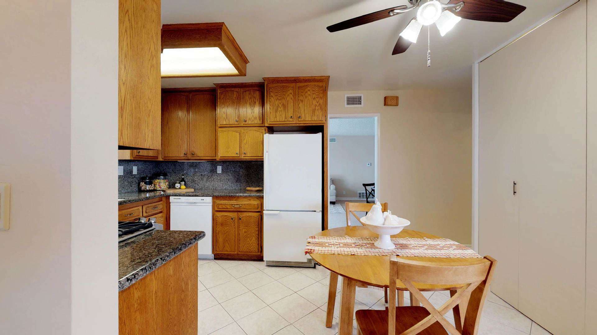 6112 Richmond Ave, Garden Grove 92845 - photo 4