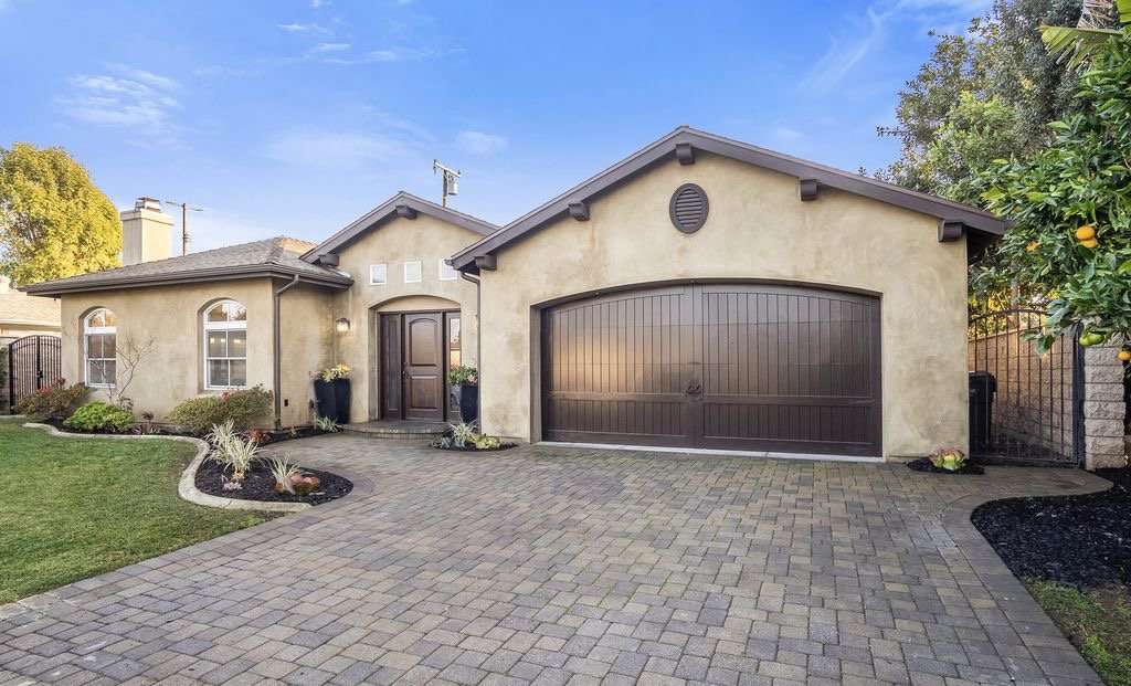 308 Cleveland Drive, Huntington Beach 92648